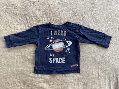 Langarmshirt Gr. 68 mit Weltraum-Motiv