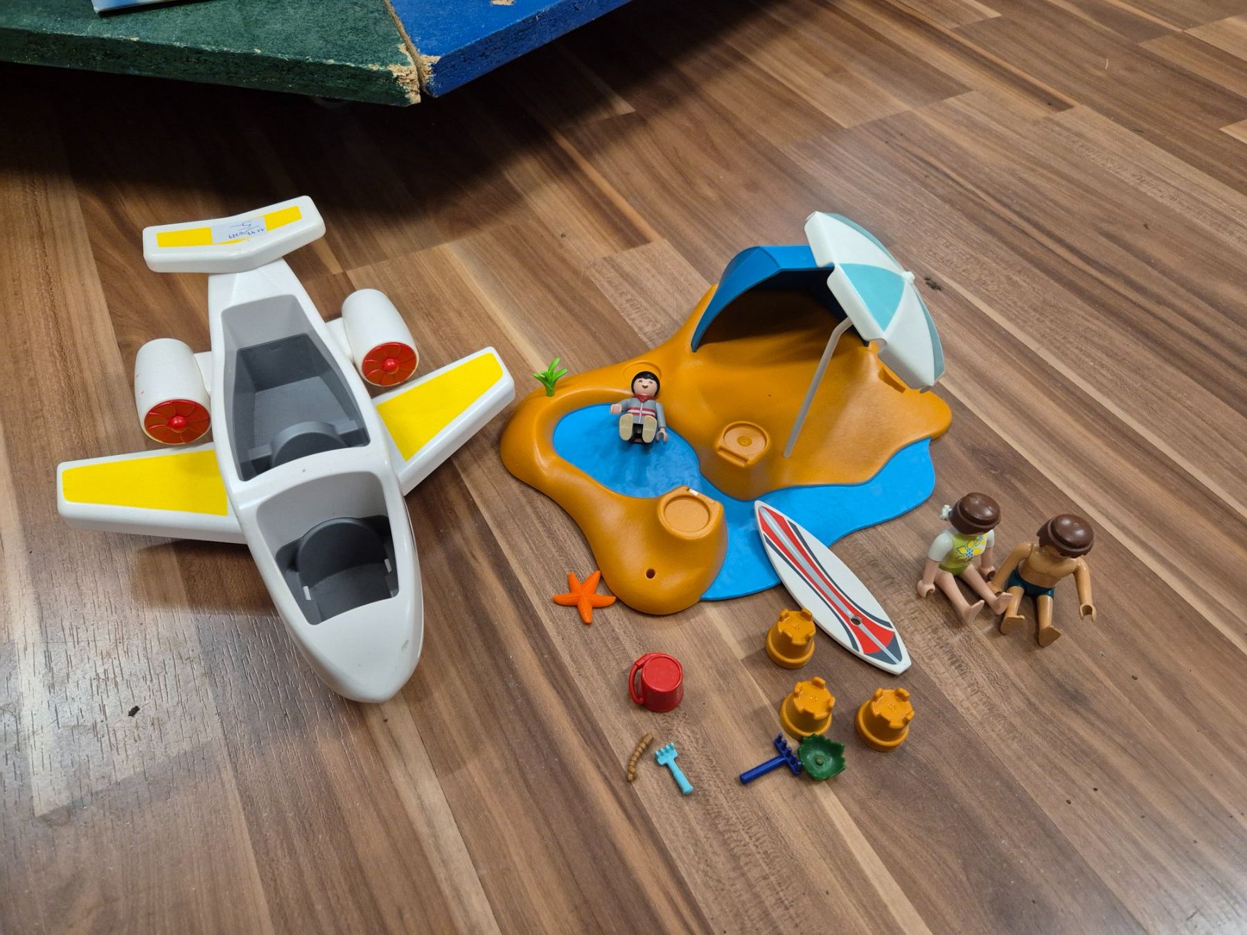 Playmobil Spielzeuge: Playmobil Flugzeug Strand Set Sommerferien B19 – Gebraucht aus Schwarzenburg von Flamingo07