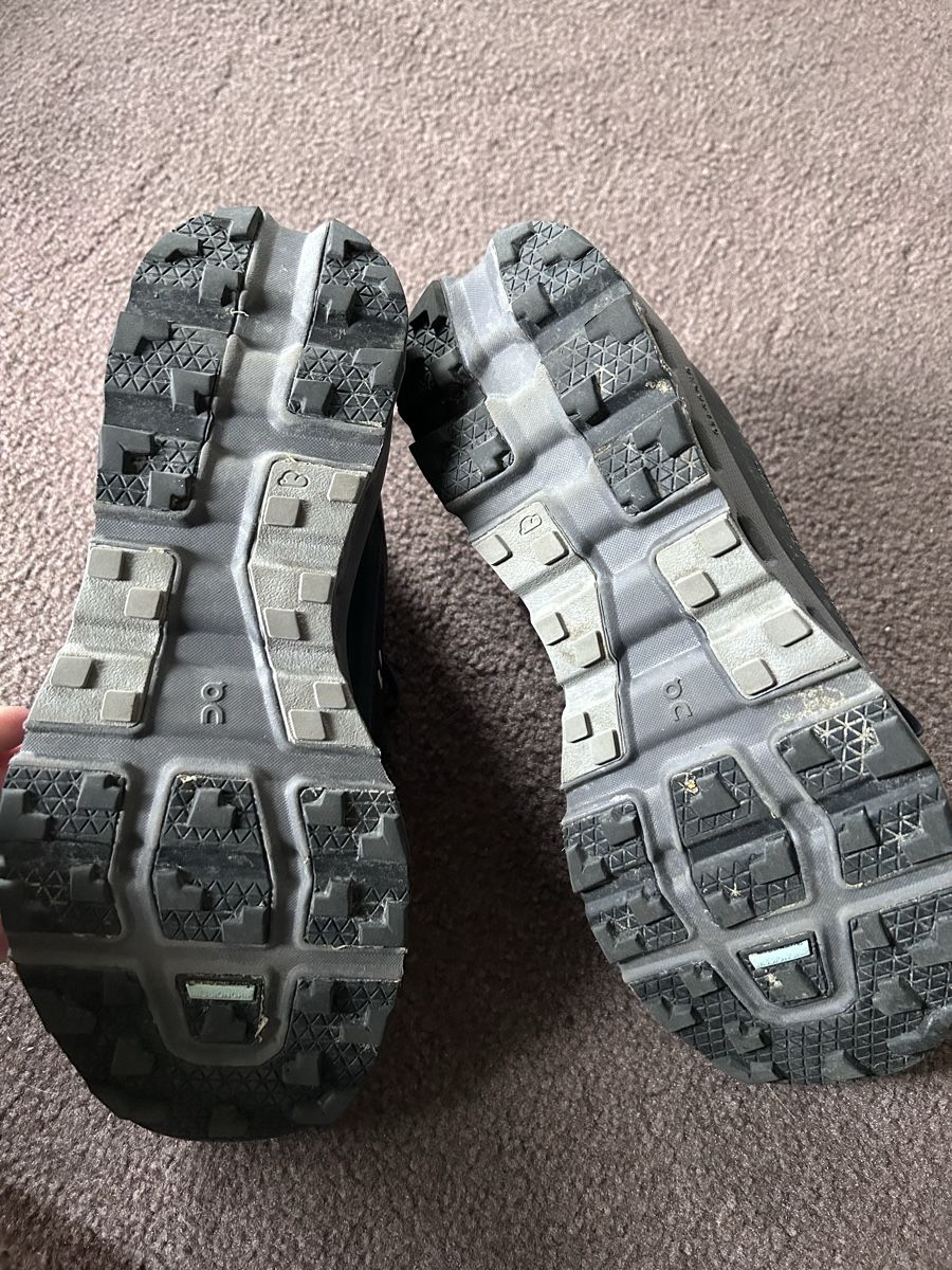 On Scarpe da donna: On Cloud Waterproof schwarz Grösse 40 – Usato da Guntershausen venduto da wue_88zd 1