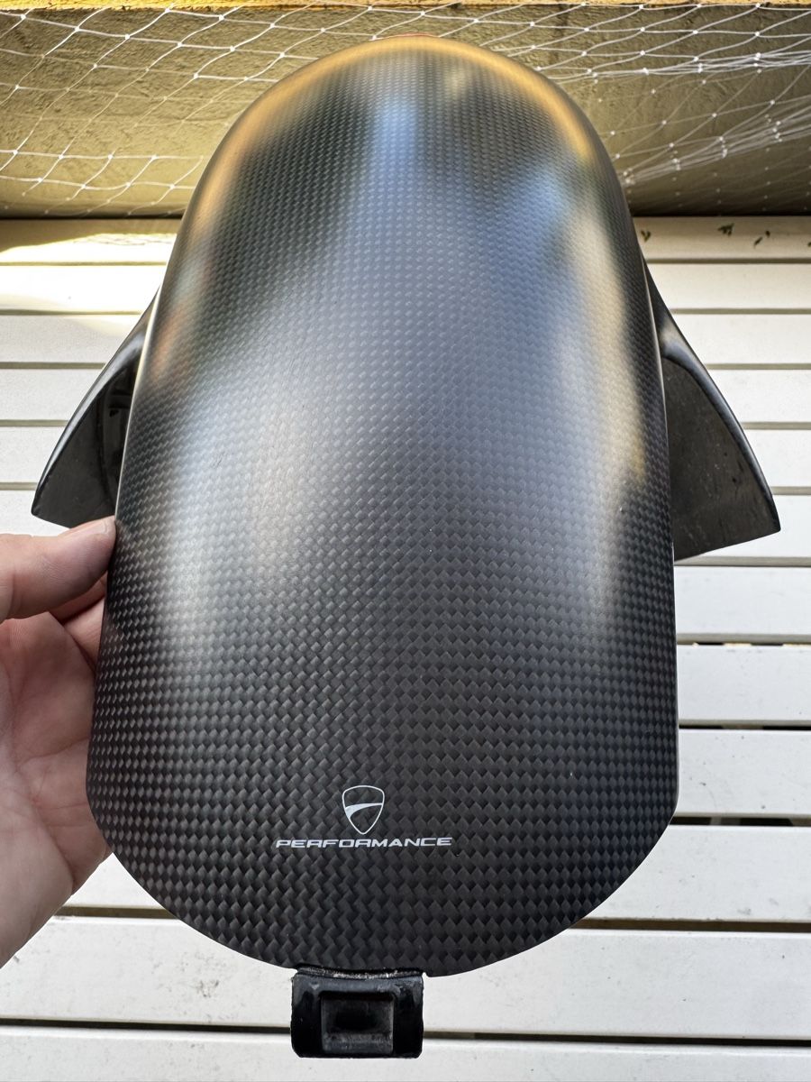 Ducati Tutti i ricambio per moto: Original Ducati Carbon Schutzblech  – Nuovo (secondo la descrizione) da Birsfelden venduto da Samichlaus74 1