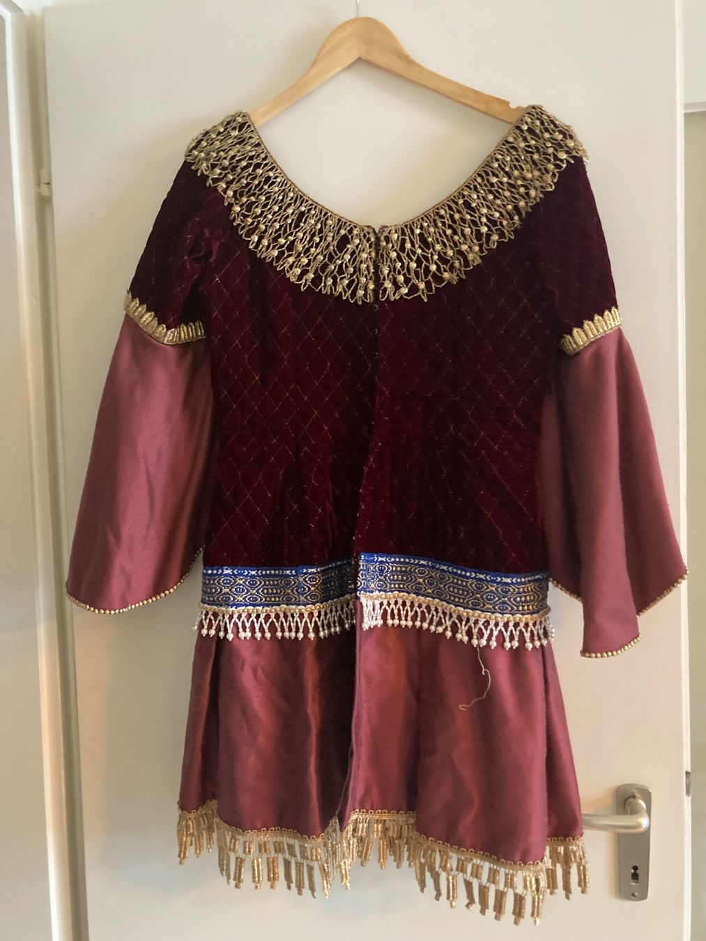 Costumi: Oper Kostümfest Kleid – Usato da Basel venduto da Ang_22cx