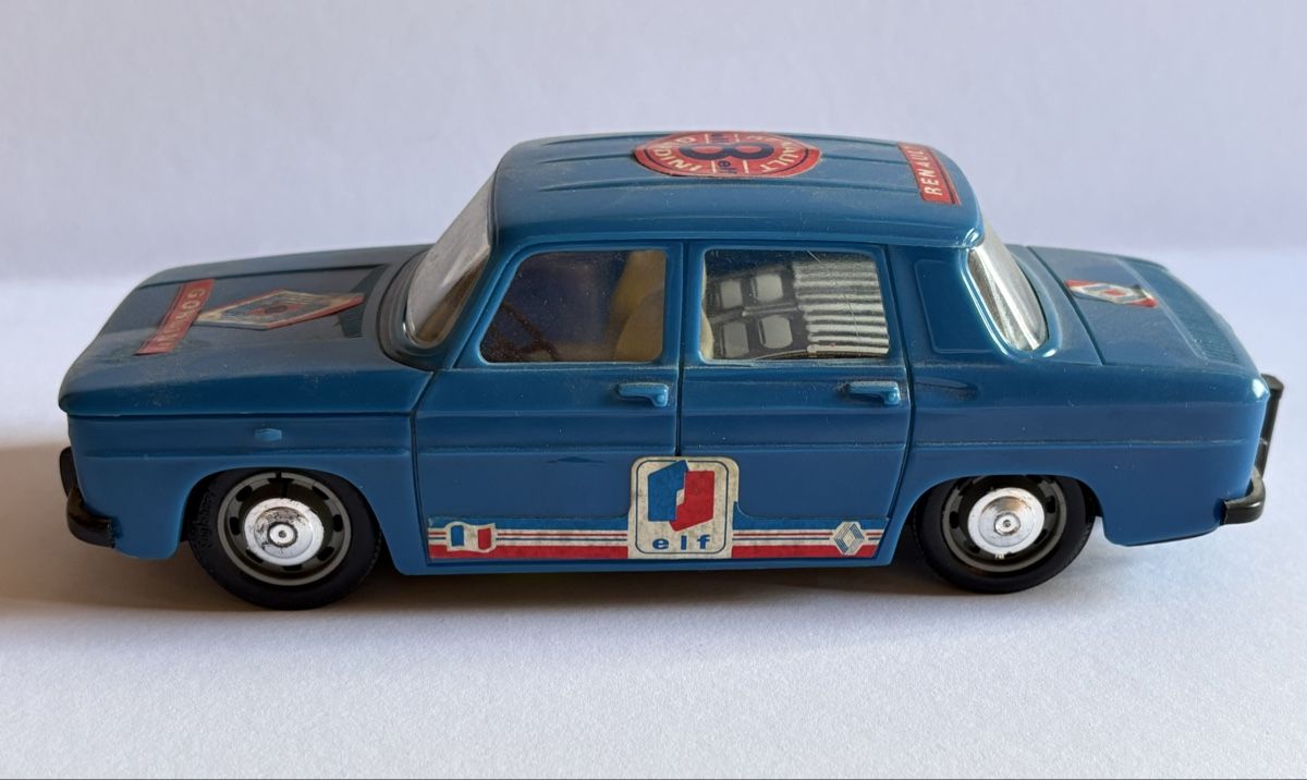 Renault Modellini d'auto: Renault 8, 1/20 – Usato da Le Châble VS venduto da Dudu57