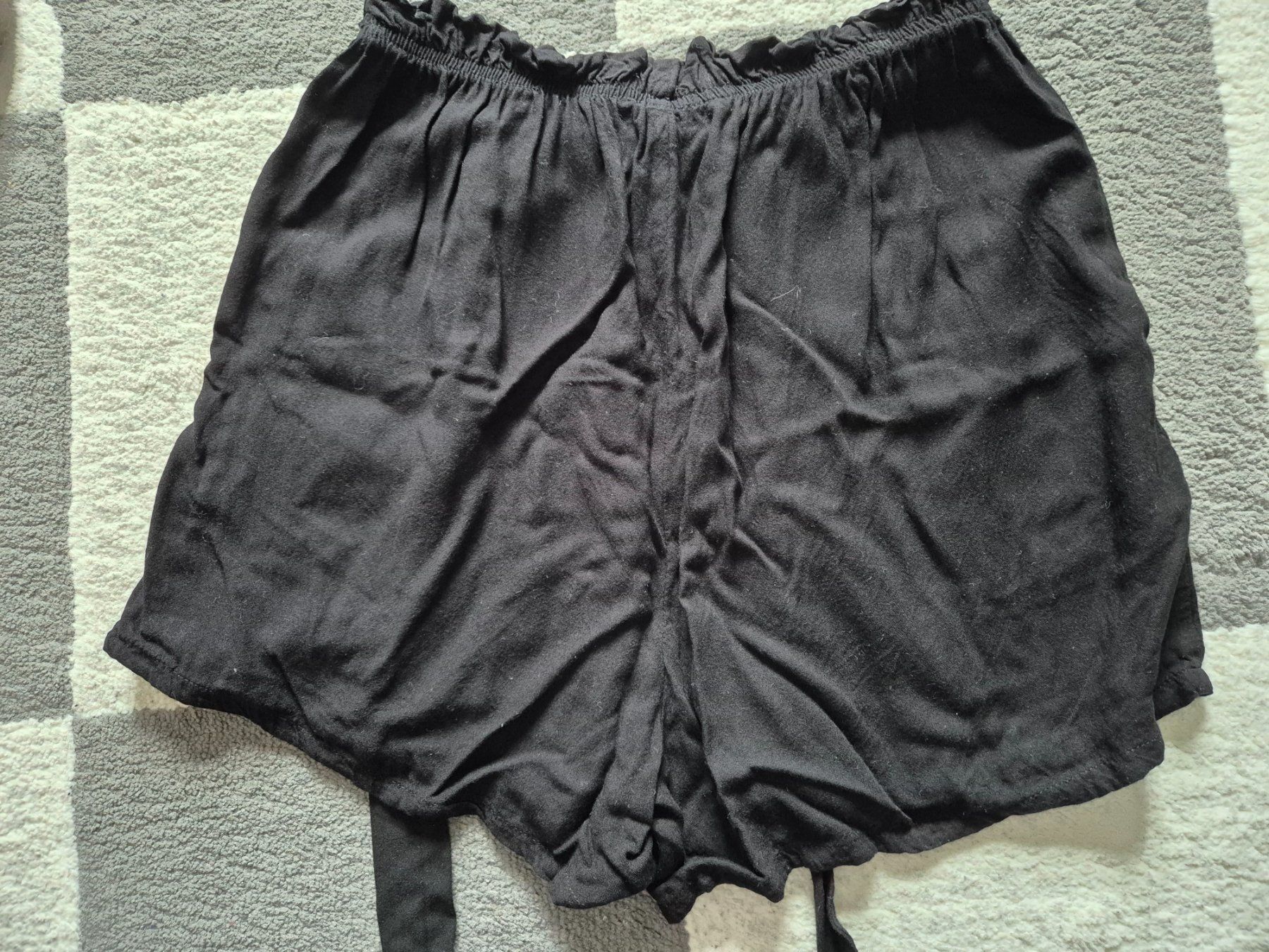 Pantaloni: Schwarze Shorts Gr. 36, C&A – Nuovo (secondo la descrizione) da Münchenstein venduto da soistes 2