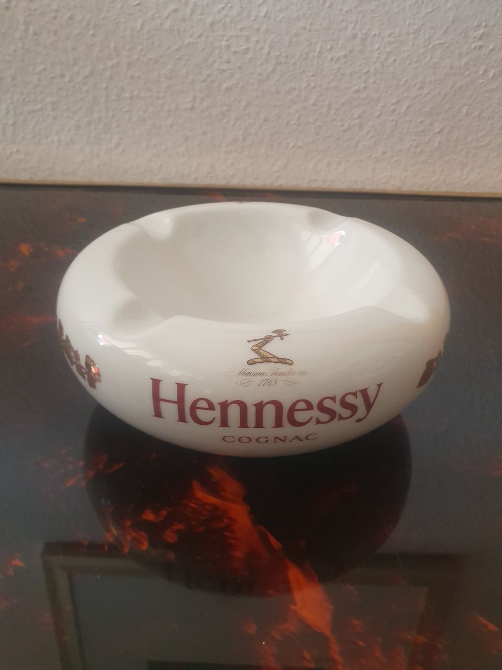 Portacenere: HENNESSY cendrier vintage Artoria – Nuovo (secondo la descrizione) da Le Grand-Saconnex venduto da Rgt87