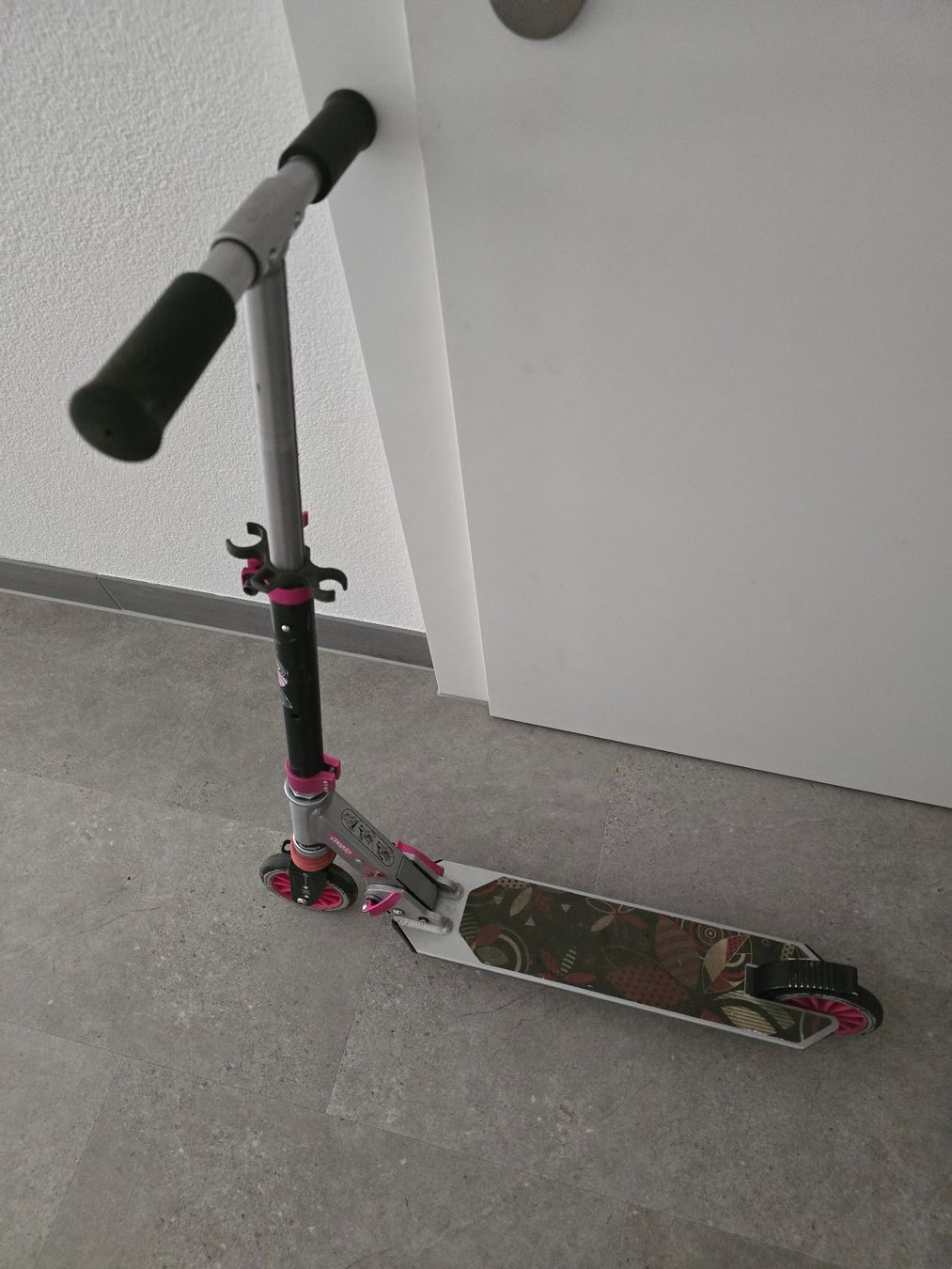 Oxelo Kickboard: Trottinet Oxelo – Usato da Bern venduto da Eshco