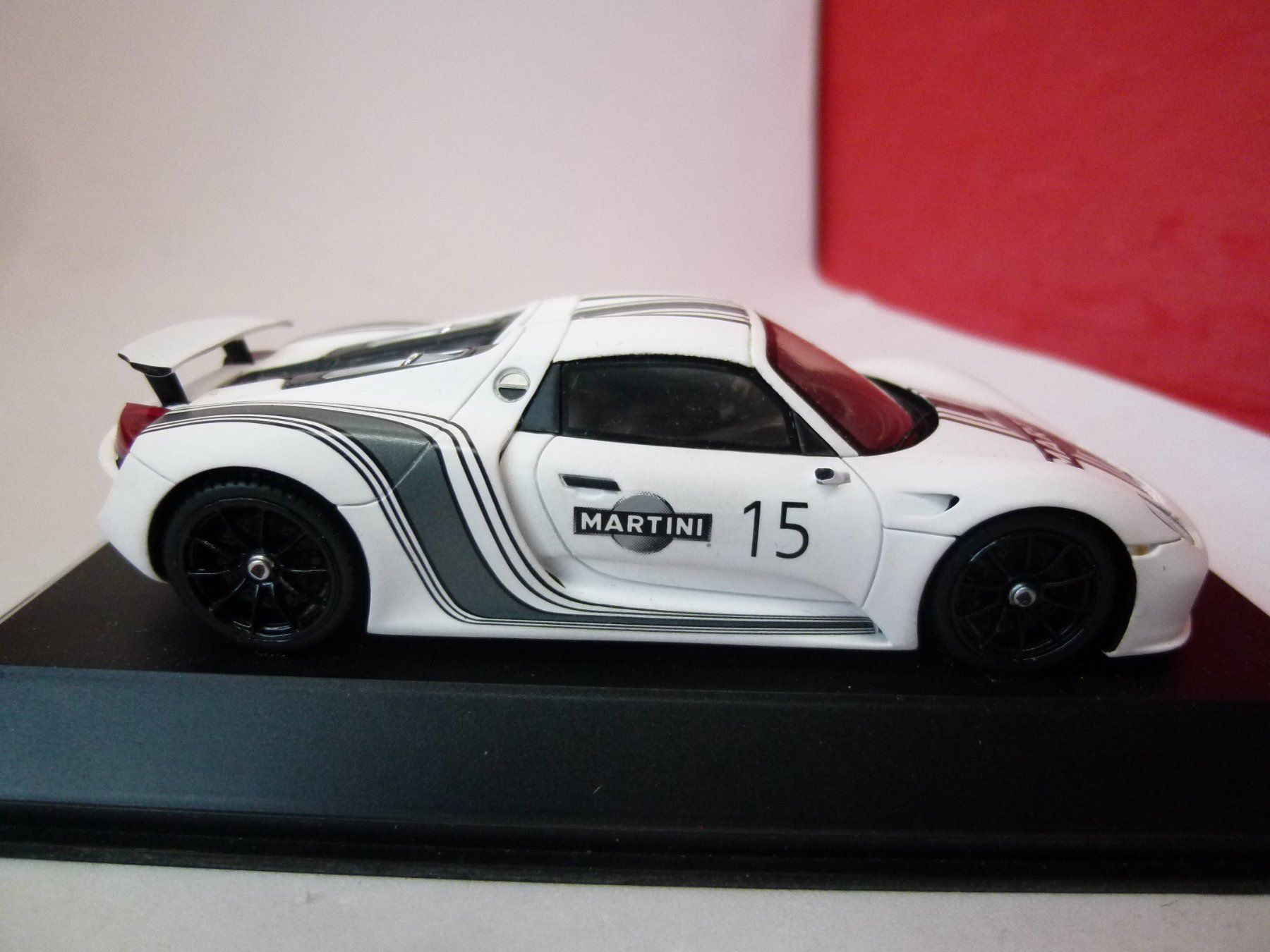 Spark Modellini d'auto: Porsche 918 Spyder Prototype - MARTINI ! ltd von SPARK !! – Usato da Reiden venduto da Aston2 2