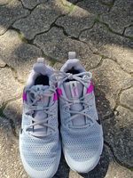Wenig getragene Nikes Grösse 38