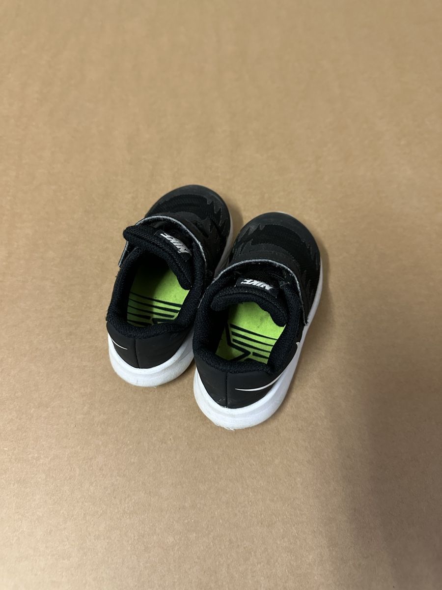 Nike Scarpe per ragazzi: Kinderschuhe Nike Gr. 22 – Usato da Mels venduto da pedromiguel_12 1