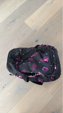 Satch Tasche floral schwarz pink guter Zustand