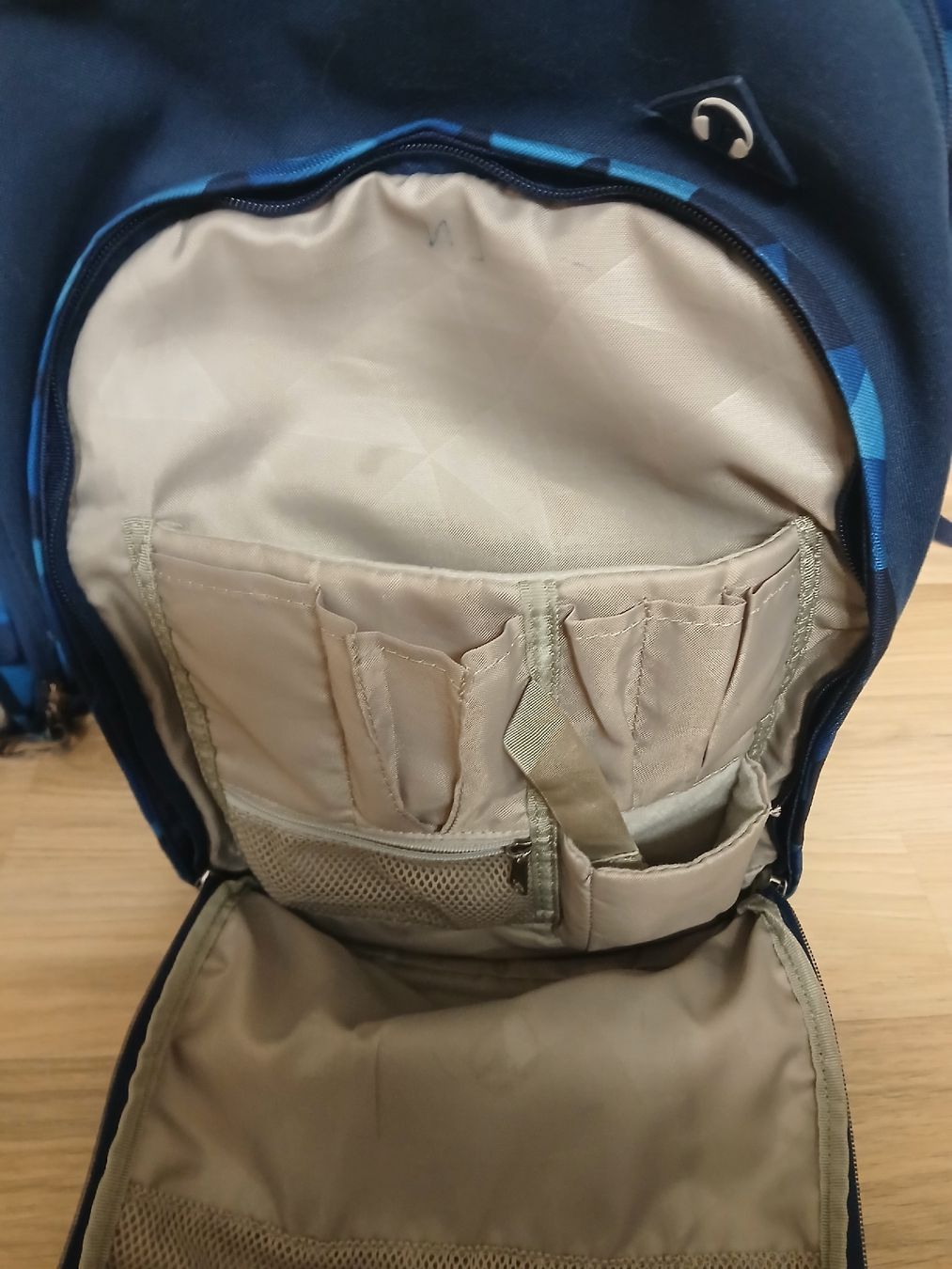 Satch Zaini: Satch Schulrucksack – Usato da Niederbipp venduto da nid_xjv9 2