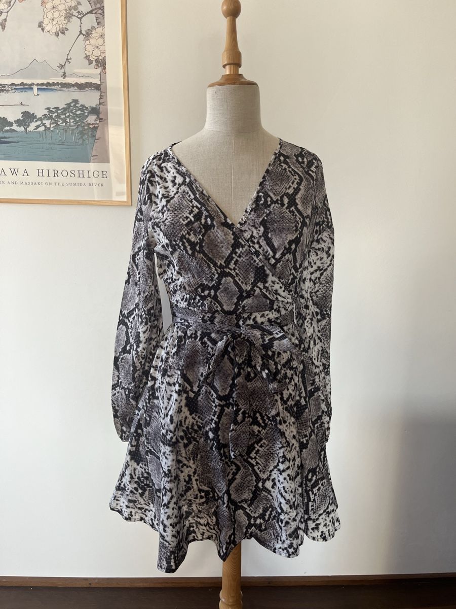 Vestiti: Casual Kleid mit Schlangenmotiv – Nuovo (secondo la descrizione) da Cunter venduto da tiramisuuu_