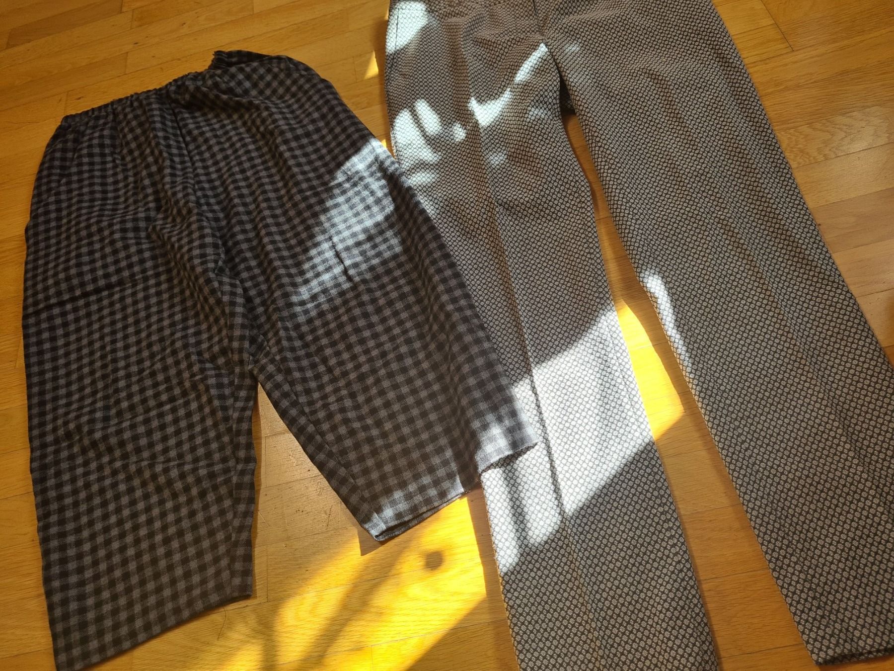 Pantaloni: 2 paar coole Hosen – Usato da Ferden venduto da jemyce