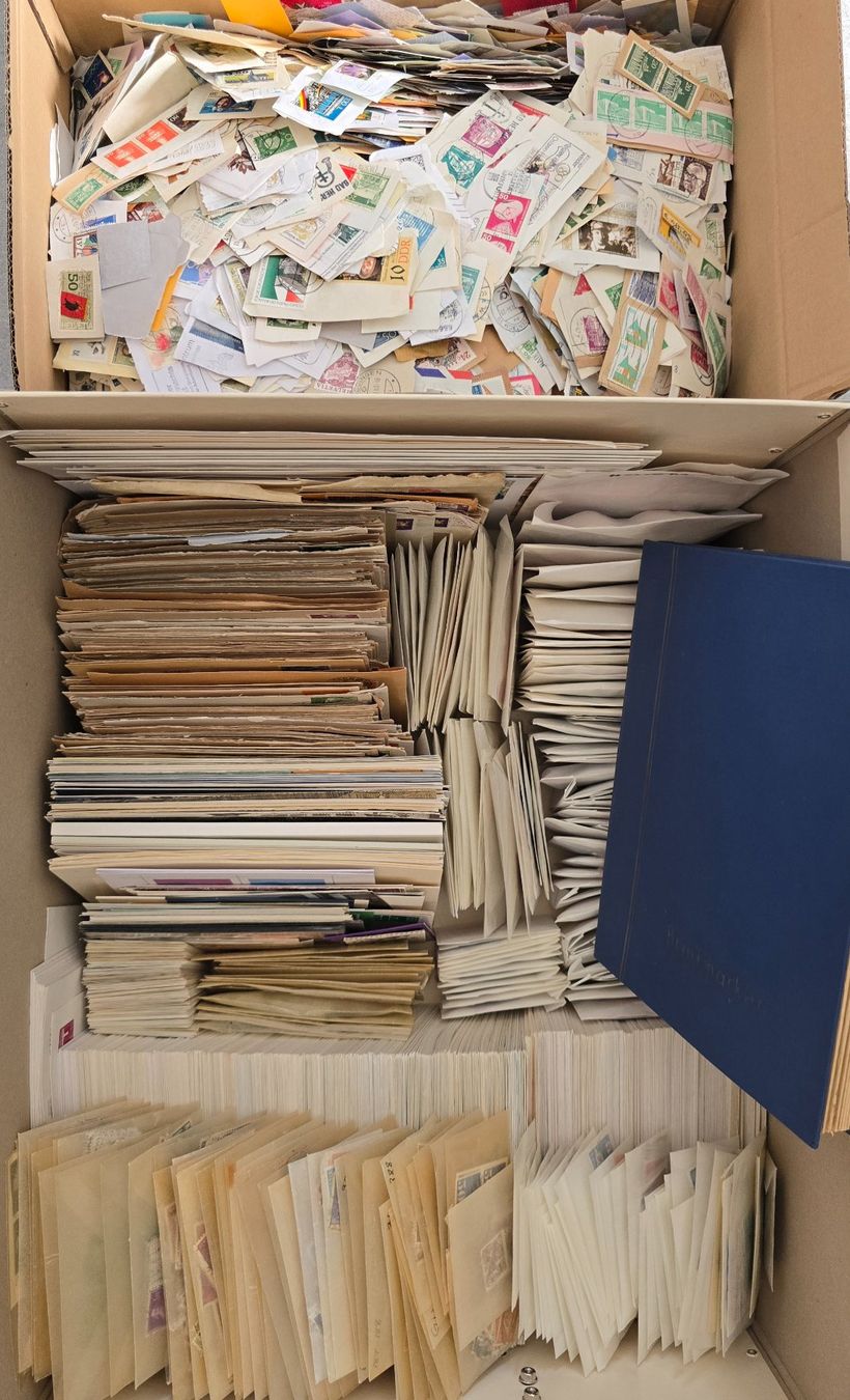 Tutti i francobolli: Schweizer Briefmarken Sammlung - große Kiste – Usato da Ehrendingen venduto da trickyvicky