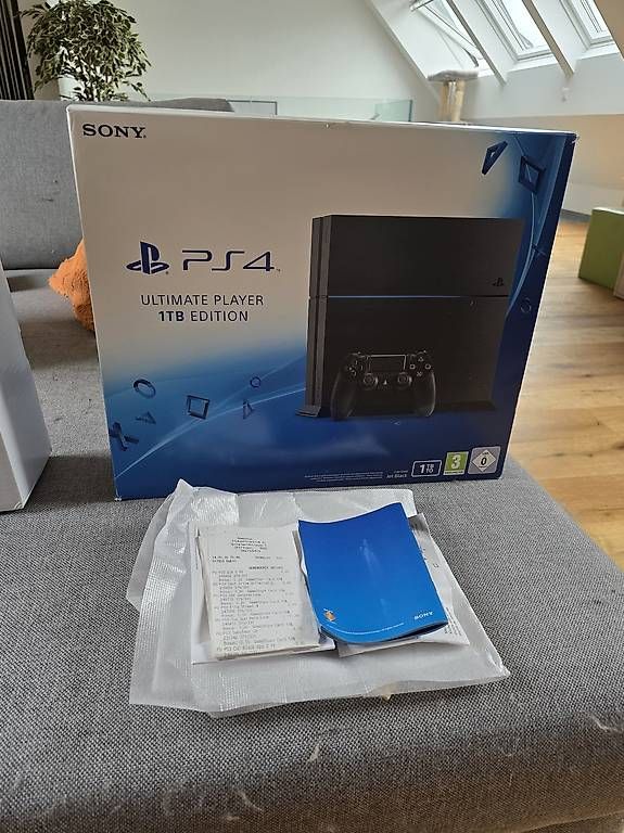 Console: PS4 ULTIMATE PLAYER 1TB EDITION  – Usato da Buchs LU venduto da san_df8f 4