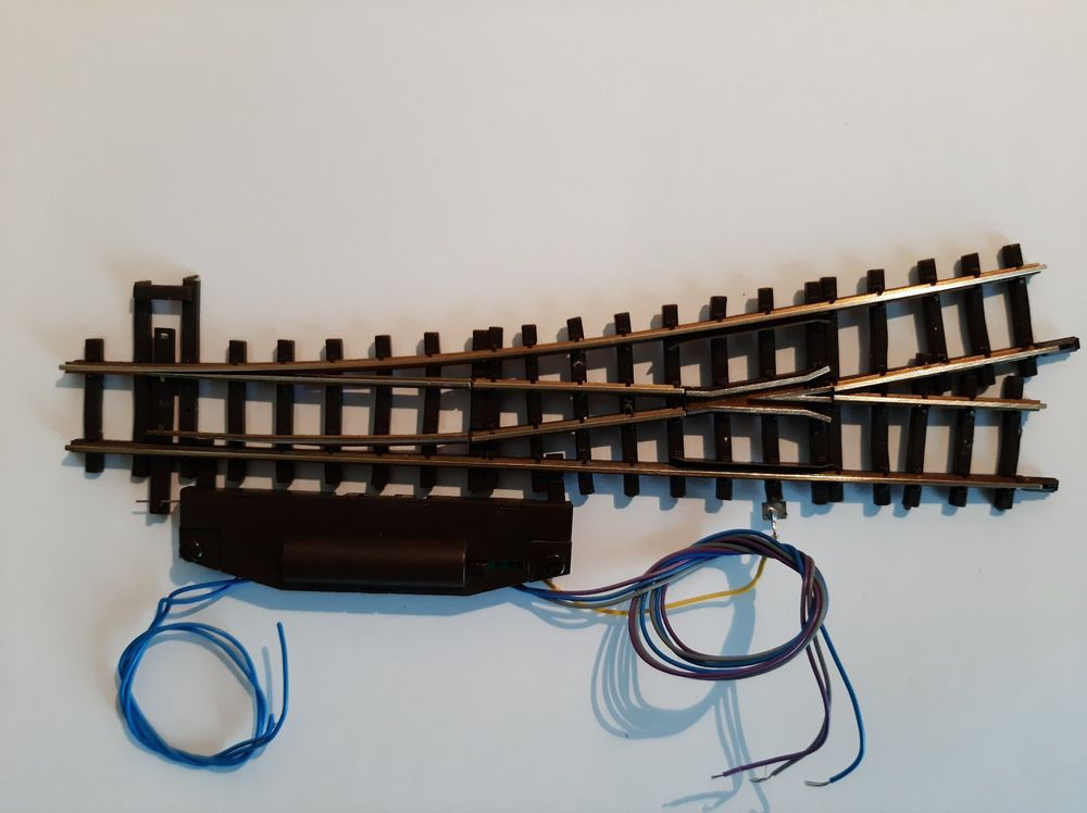 Bemo Modelleisenbahnen: Bemo H0m 4207 000 Weiche links 12° mit Antrieb – Gebraucht aus Thun von Schwarzsee48 1