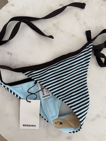 Bershka Bikinihose Brazilian gestreift Blau/Schwarz