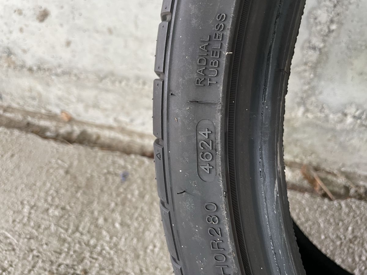 Minerva Pneus & Roues: 2x 275/30 R20 97Y – D'occasion à Einsiedeln par VH_ 6