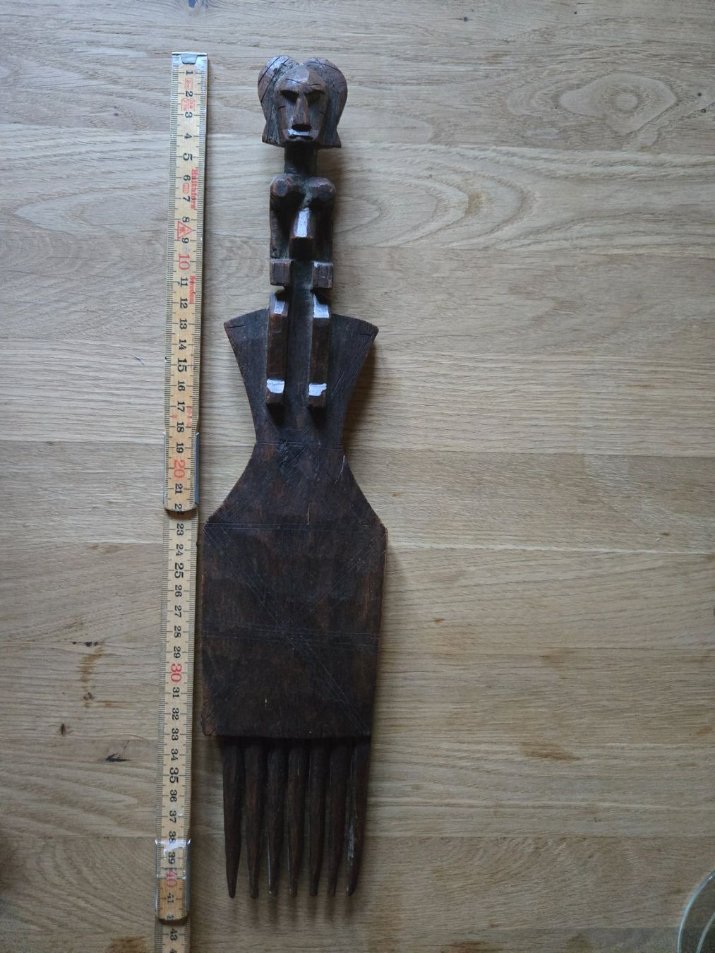 Sonstige Haarpflege: Afrikanischer Holzkamm – Gebraucht aus Kriechenwil von rehal83