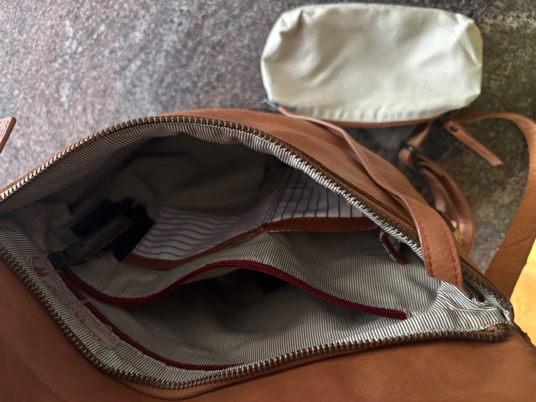 Aunts & Uncles Zaini: Aunts&uncles Taschen/Rucksack – Usato da Hasliberg-Hohfluh venduto da hasliberg79 3