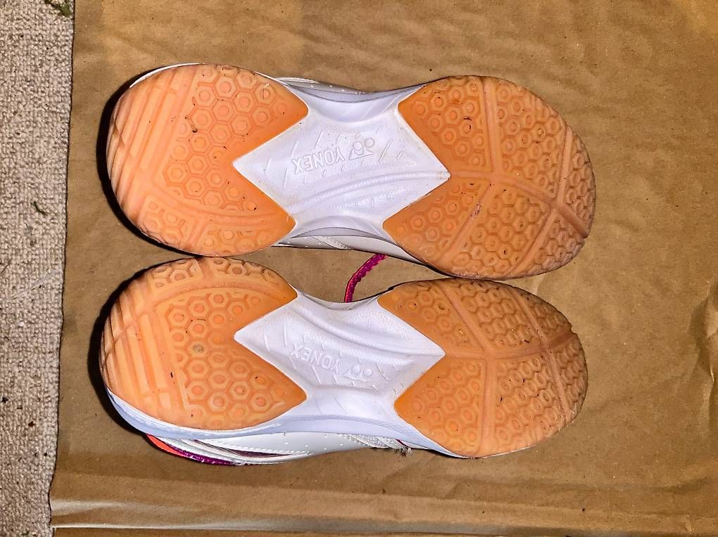 Chaussures filles: Yonex Hallenschuhe pink – D'occasion à Birsfelden par jos_rc6t 1