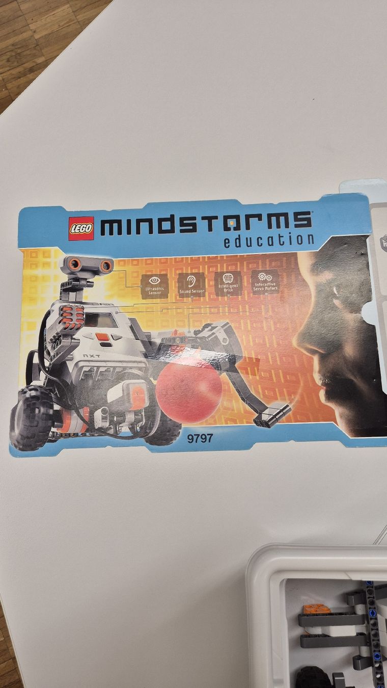 Lego Baukästen: LEGO Mindstorms Education 9797 robot set gebraucht – Gebraucht aus Zürich von Thevanboomer 1