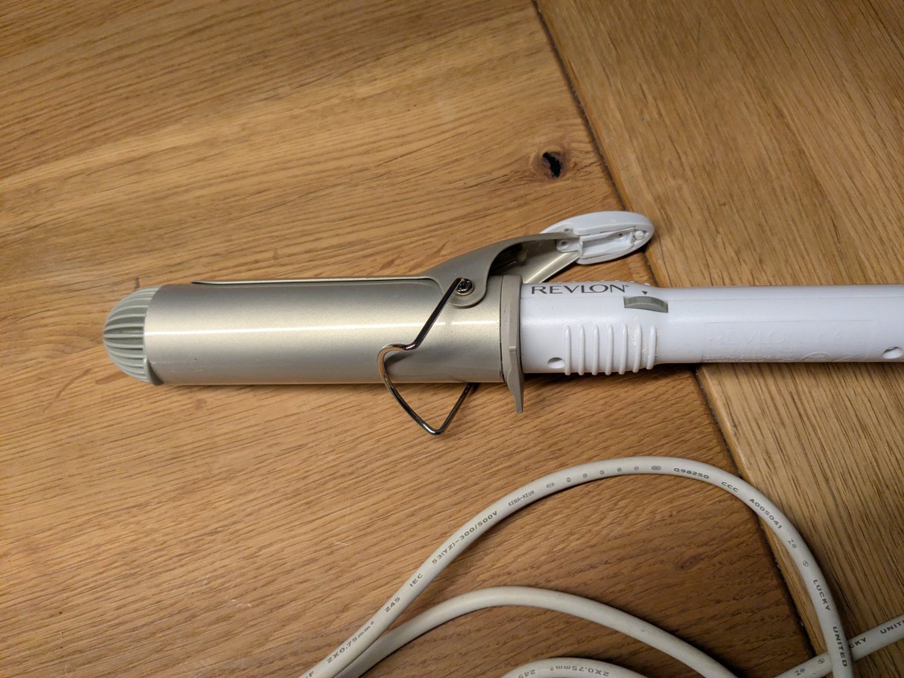 Revlon Fers à boucler & lisser: Lockenstab Revolon – D'occasion à Burgdorf par CMA21 3