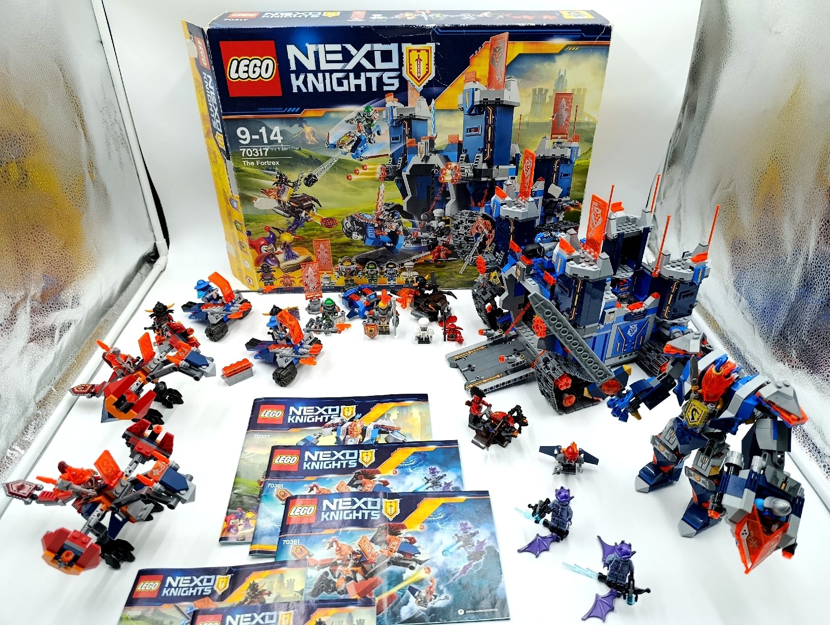 Lego Kit di costruzioni: Lego Nexo Knights Sets – Usato da Wil SG venduto da Donaldus