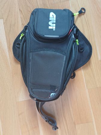 Kleiner Tankrucksack von GIVI