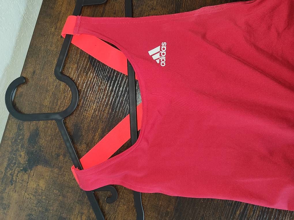 Tops: Top Adidas sport  – Gebraucht aus Bercher von TBarra 2