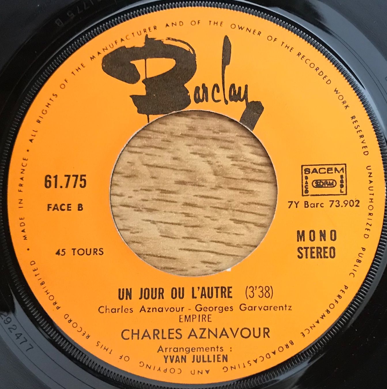 Dischi in vinile: CHARLES AZNAVOUR - NOUS IRONS À VERONE – Usato da Bussigny venduto da vinyl-pas-cher 3