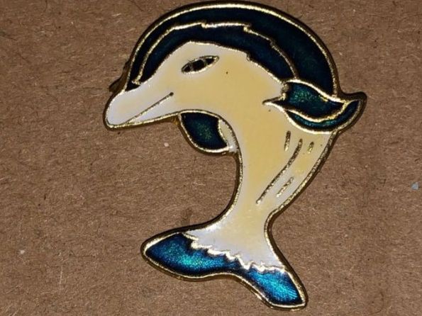Placchette & Badge: Vend pins dauphin – Usato da Corpataux venduto da pfi_27t6