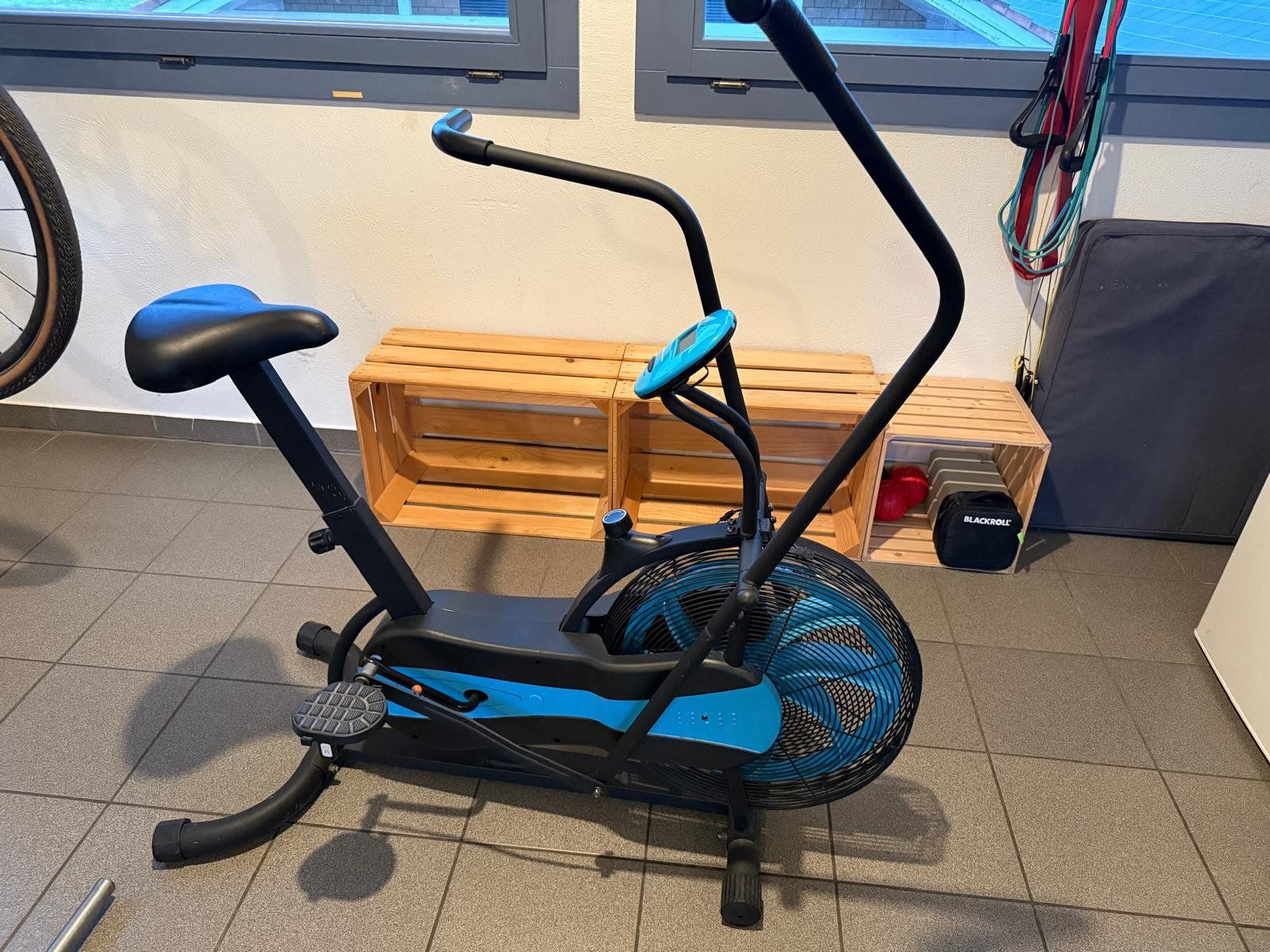 Vélos d'appartement: Indoor Crosstrainer – D'occasion à Dietwil par Nikoleeecka