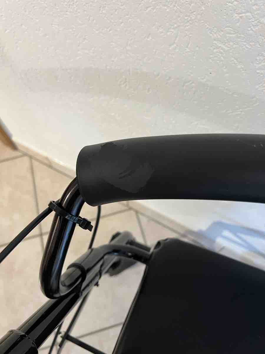 Ausili per la deambulazione: Déambulateur noir avec siège et freins | Rollator | Tintébin – Usato da Bossonnens venduto da noemie_01 5
