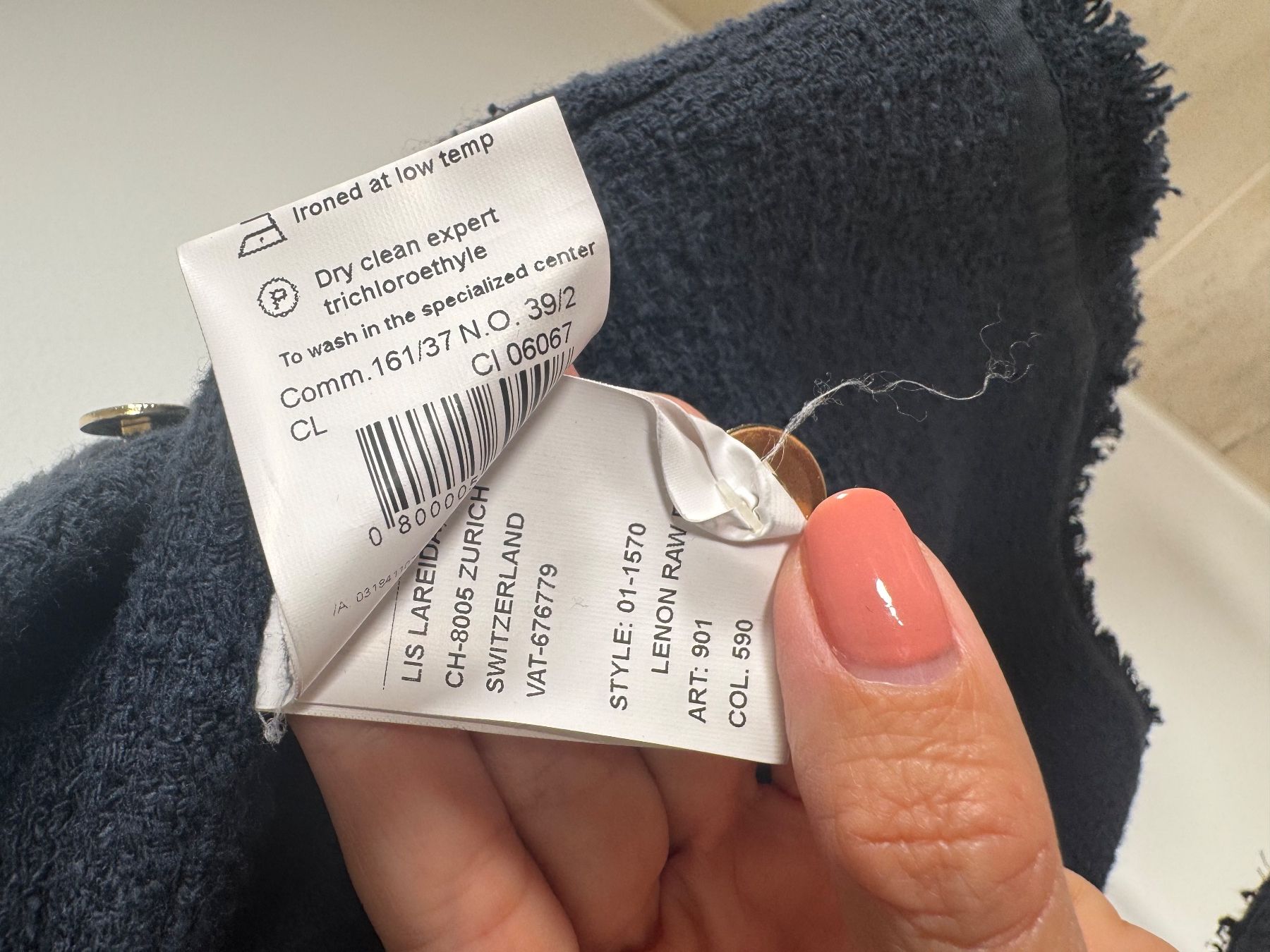 Blusen: Lis Lareida Boucle Hemd Lenon Raw Edge – Gebraucht aus Uitikon Waldegg von Kuendig2011 3
