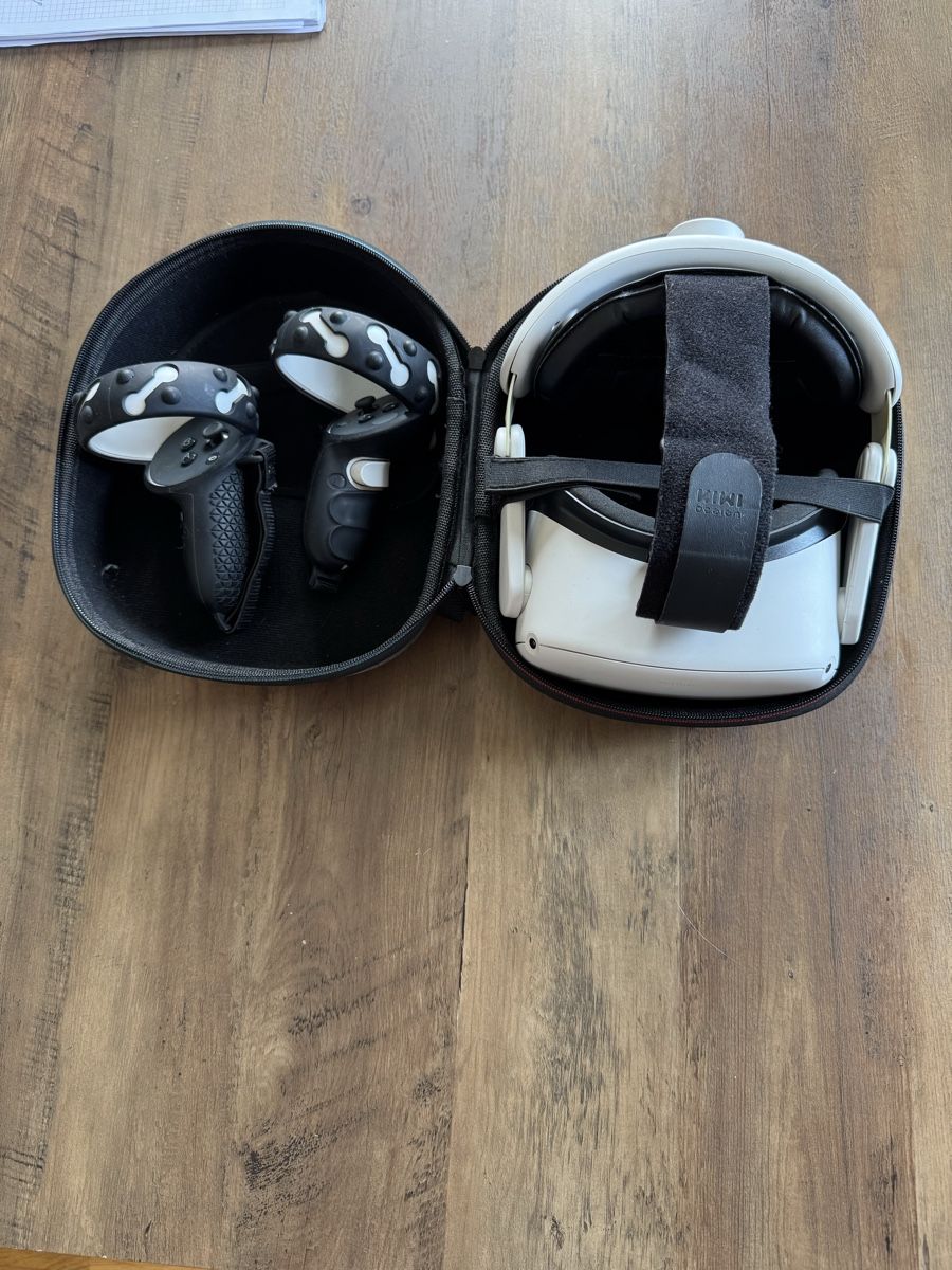 Casque VR: VR Brille Oculus Quest 2 – D'occasion à Berlingen par spi_6b8m