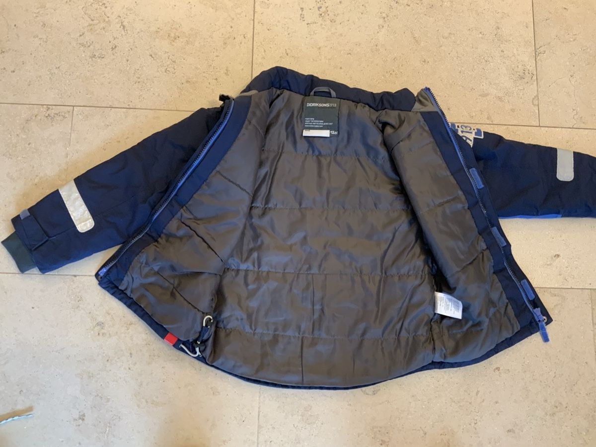 Didriksons Giacche & Cappotti: Kinderjacke DIDRIKSONS 1913 Grösse 120 dunkelblau – Usato da Buchs SG venduto da Sunie 1