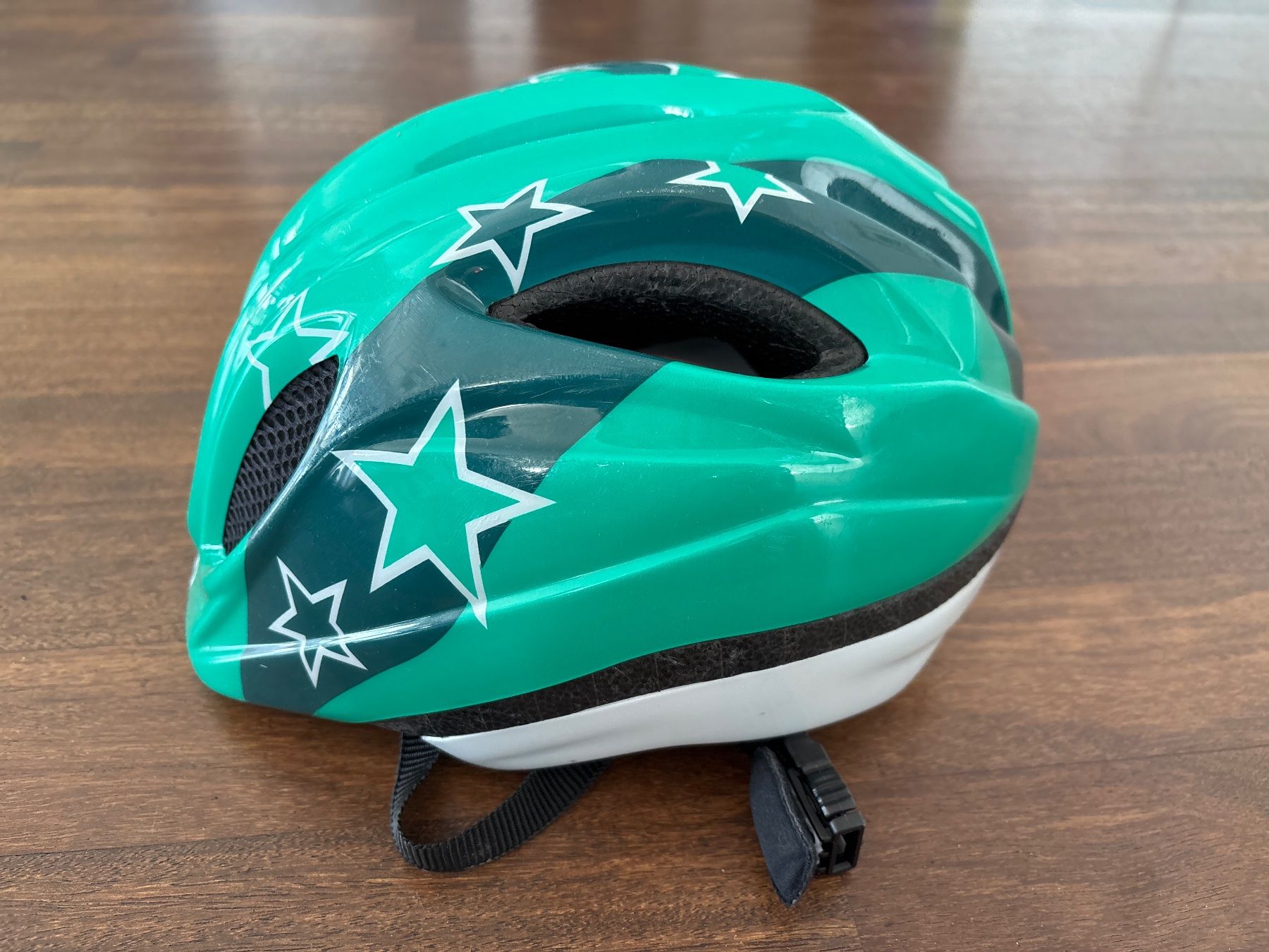 Caschi: Velohelm Kind Ked mit Sternen – Usato da Winterthur venduto da VeraKM 1