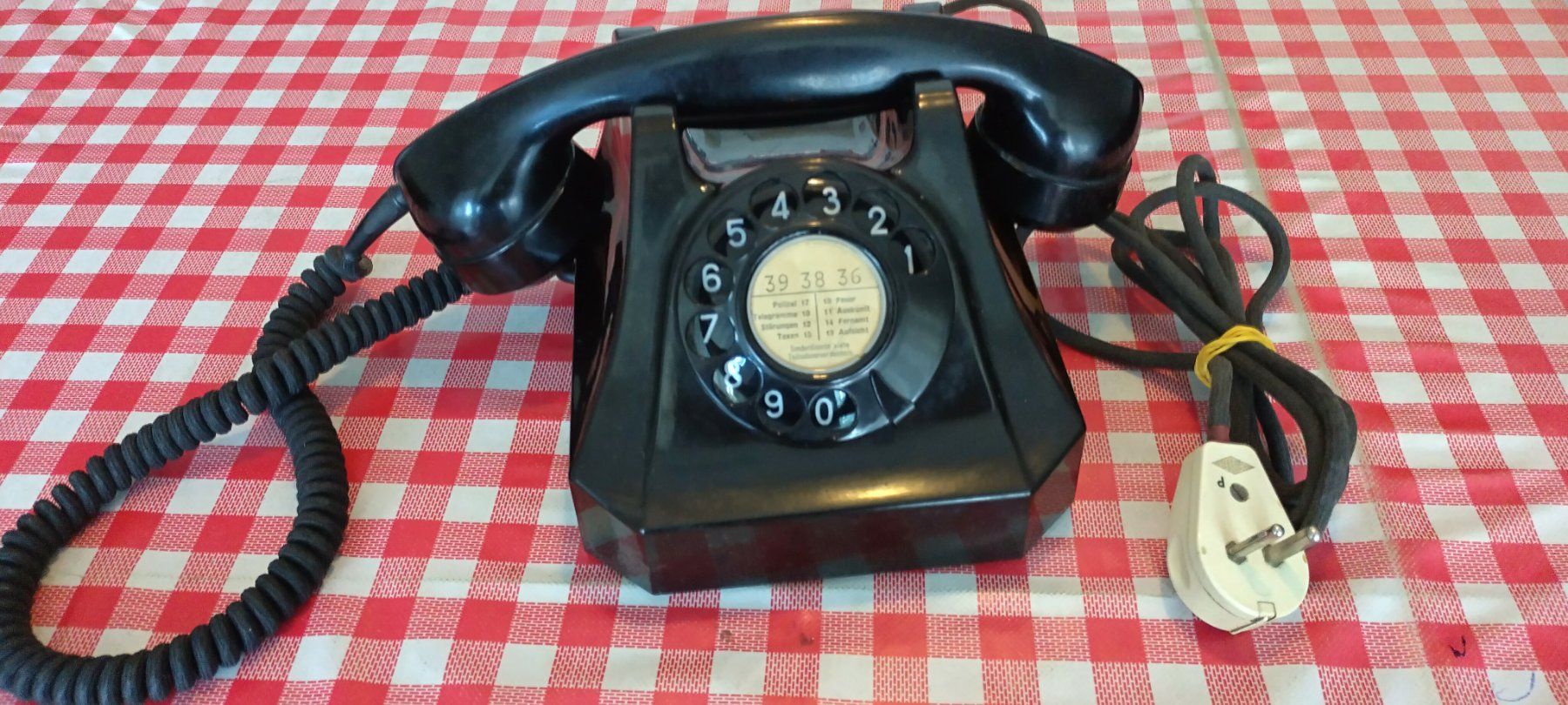 Telefone: Tischtelefon – Gebraucht aus Liestal von waeckerli