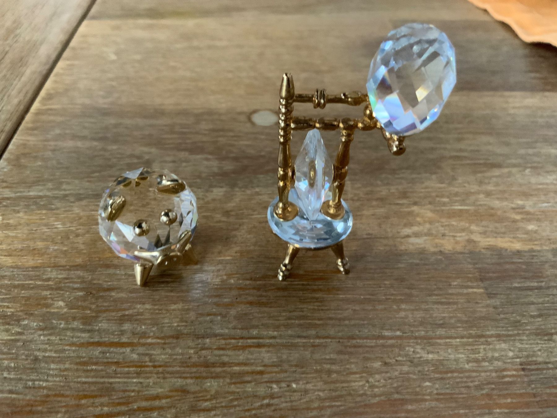 Swarovski Statuette: Kristallfigur Spinnrad und Schwein – Usato da Schübelbach venduto da Hecht11. 1