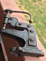 VINTAGE – Presse à rivets