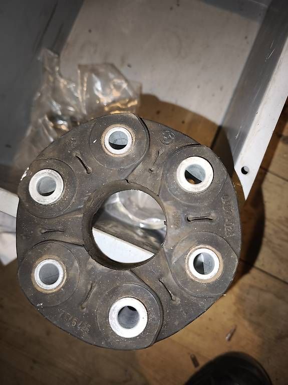 Tutti pezzi di ricambio auto: BMW Hardyscheibe – Usato da Bonstetten venduto da Sti2 2