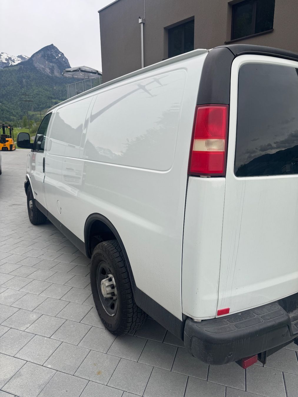 Chevrolet Nutzfahrzeuge: Chevrolet Express 3500 – Gebraucht aus Sarnen von auer-power-gmbh 2