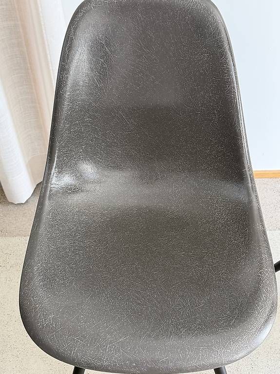 Sedie: 2x Vitra Eames Fiberglass Side Chair DSW – Usato da Frauenfeld venduto da Jessy_kardakova 2
