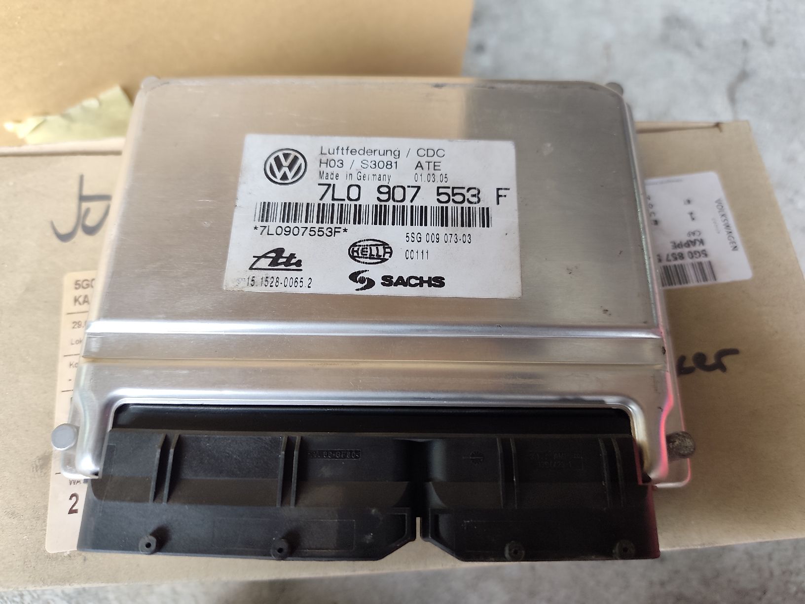 VW Tutti pezzi di ricambio auto: Niveauregulierung VW Touareg  – Nuovo (secondo la descrizione) da Rebstein venduto da andi322 1