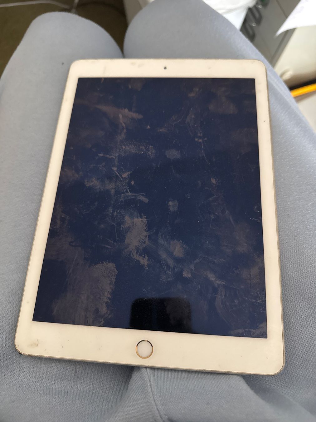 Apple Tablet PC: Ipad Air 2 - A1566 - Display gut – Difettoso da Olten venduto da HoYa01 1