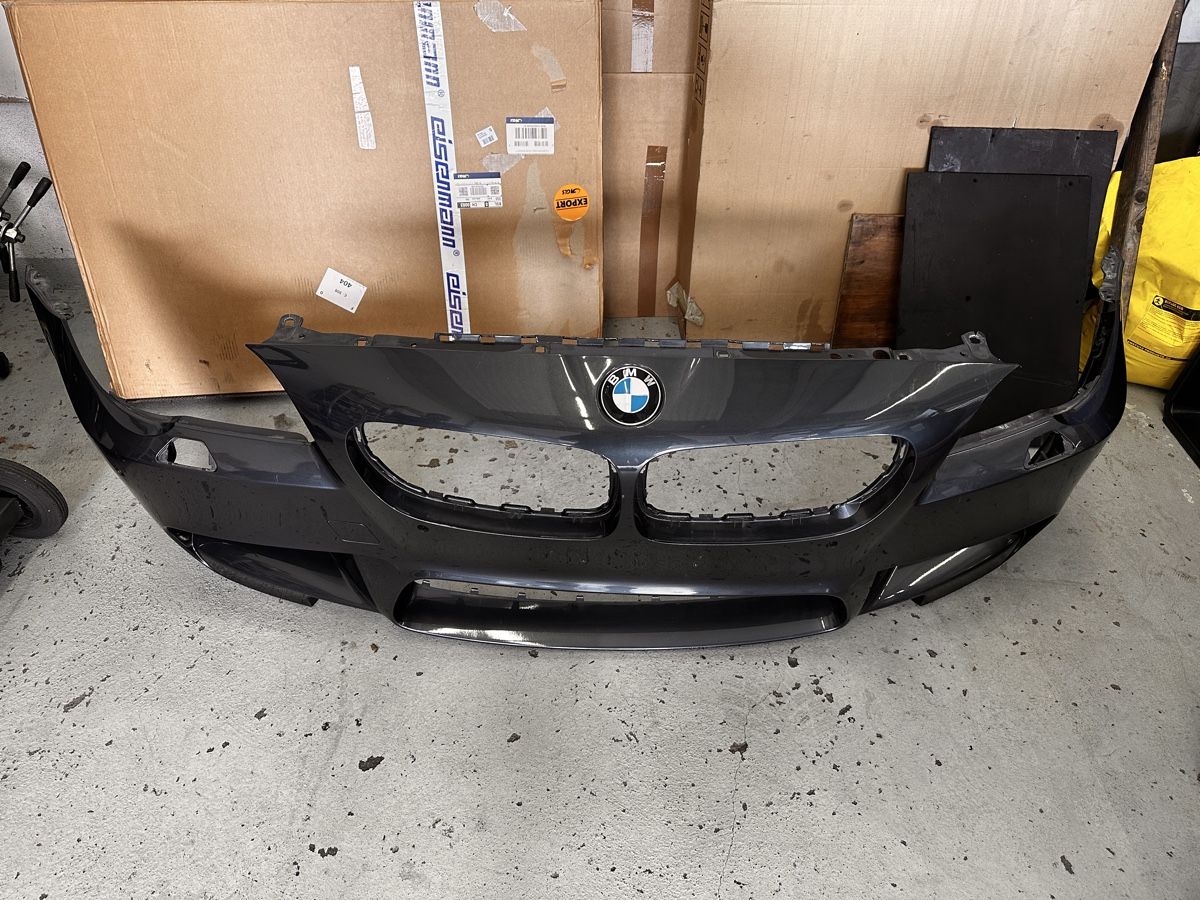 BMW Toutes les pièces auto: Stossfänger M5 F10  – D'occasion à Höri par EverythingForSale
