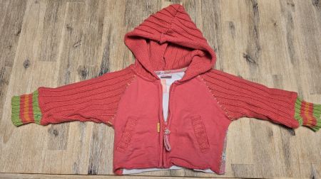 Strickjacke Shilav rot mit Kapuze Grösse 3-6 Monate