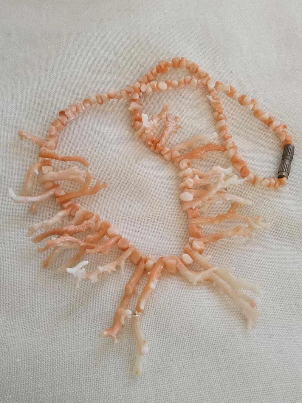 Catenine: Schicke Engelshautkoralle Halskette Chocker Collier – Usato da Zürich venduto da SciTec 6