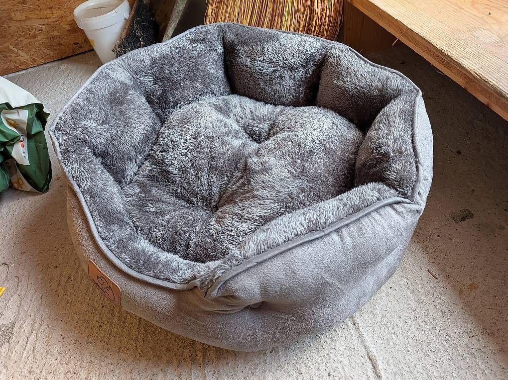 Cucce & Letti: Katzen- und Hundebett – Usato da Salvenach venduto da mur_9ct5