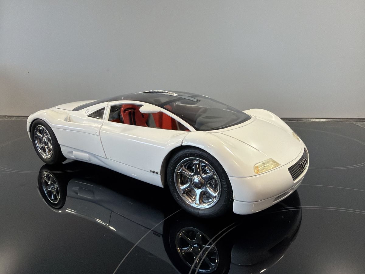Revell Modellini d'auto: Audi Avus weiss - 1/18 - Revell – Usato da Wolfwil venduto da Rolex1 4